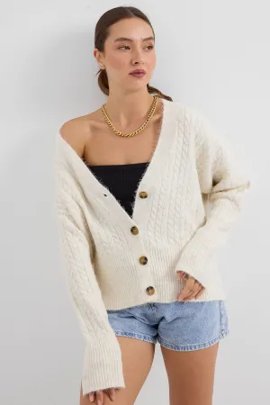 15885 örgülü oversize triko hirka