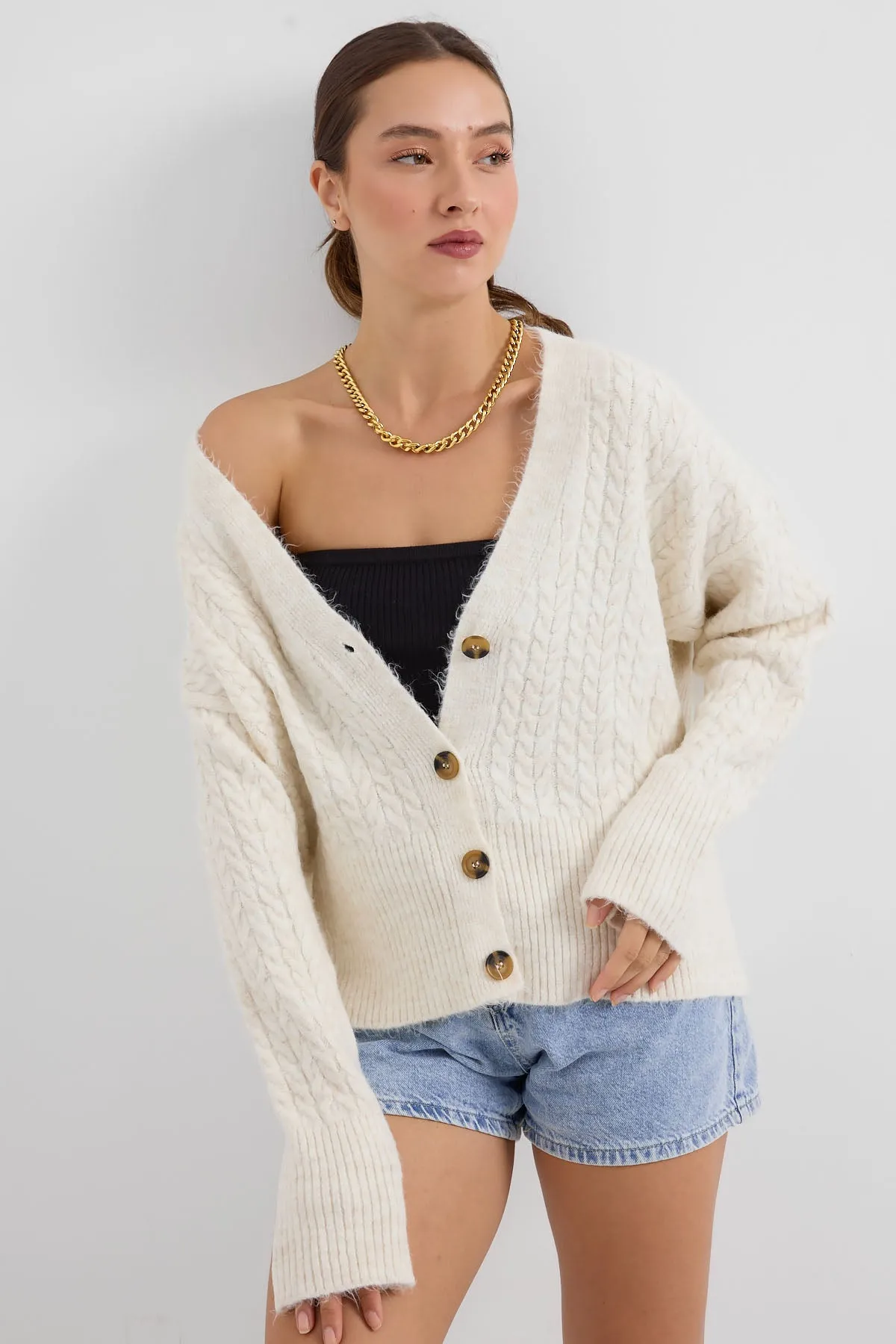 15885 örgülü oversize triko hirka