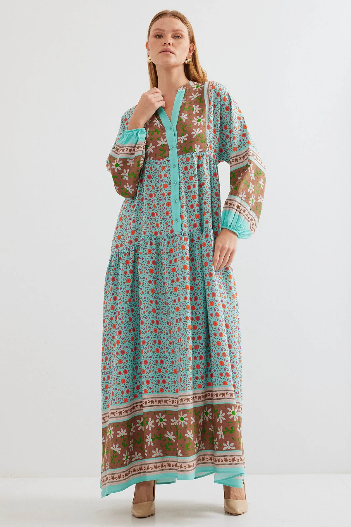 2423 otantik desenli elbise