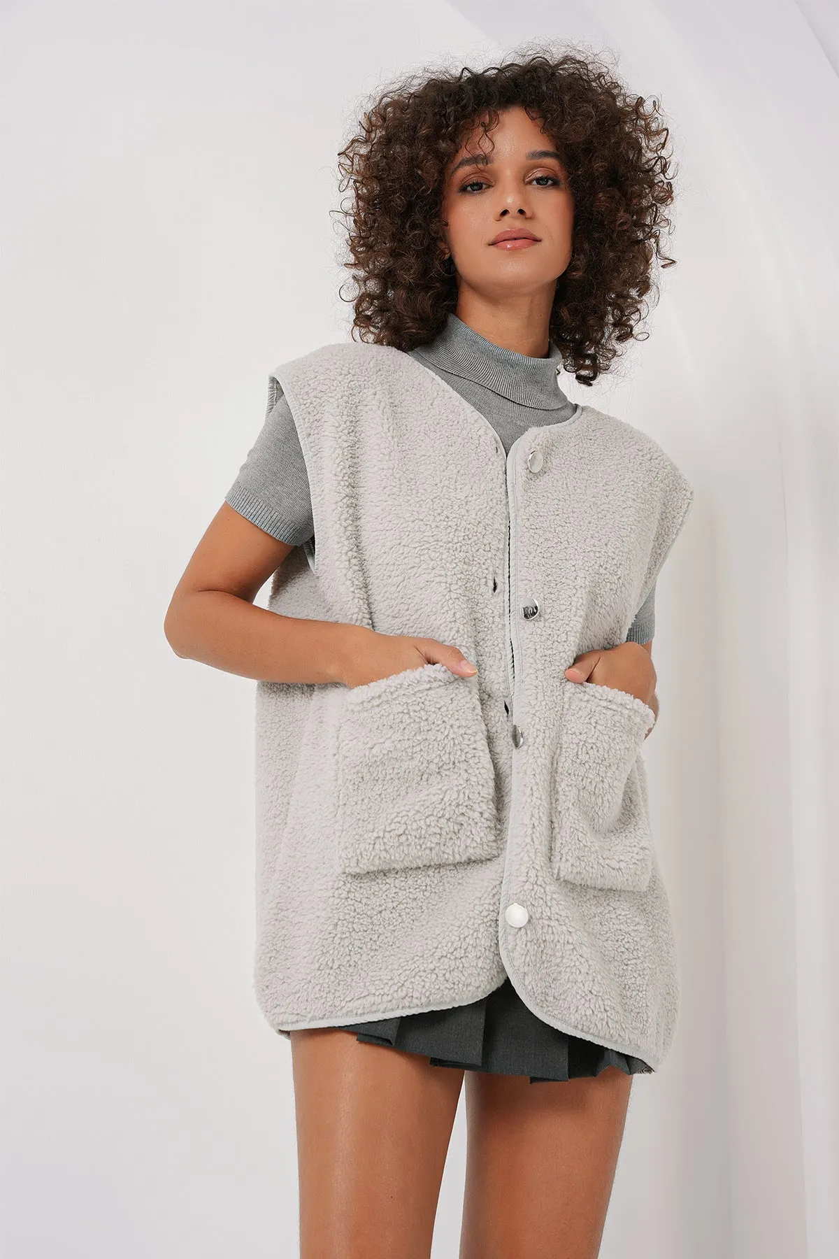 6803 cepli peluş yelek