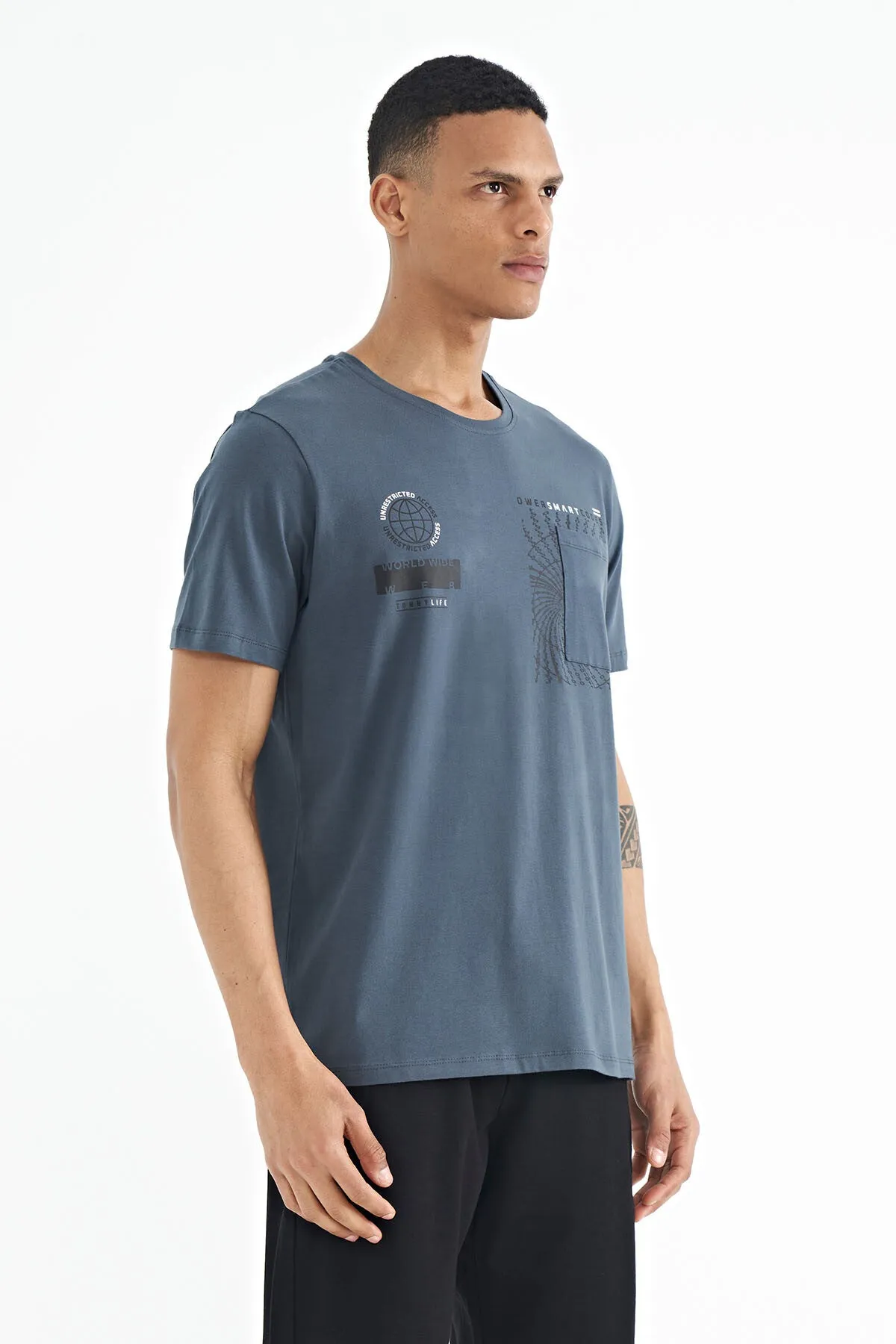 cep detayli baskili o yaka erkek t-shirt - 88184