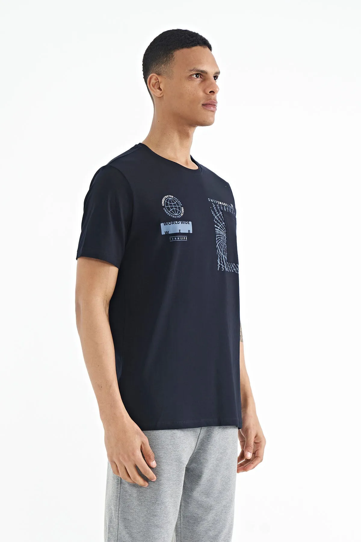 cep detayli baskili o yaka erkek t-shirt - 88184