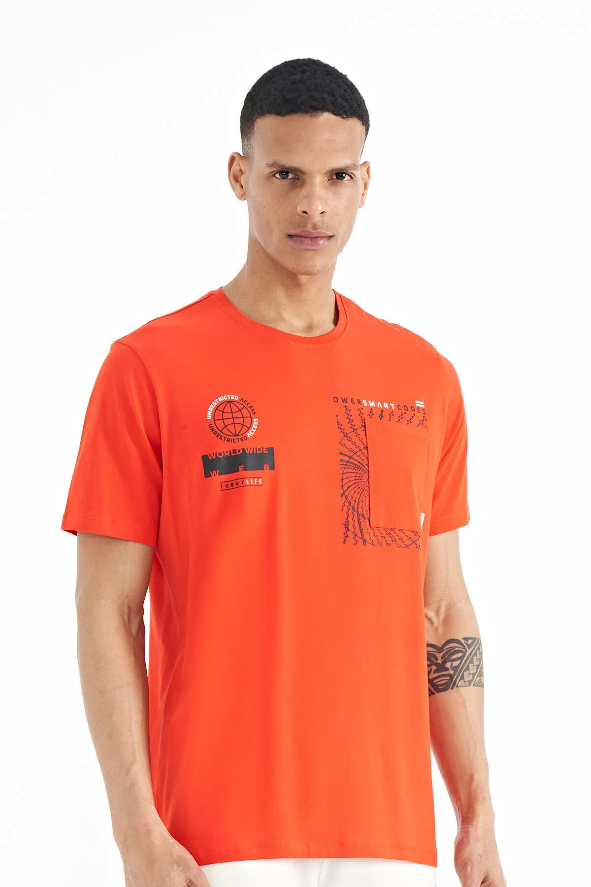 cep detayli baskili o yaka erkek t-shirt - 88184