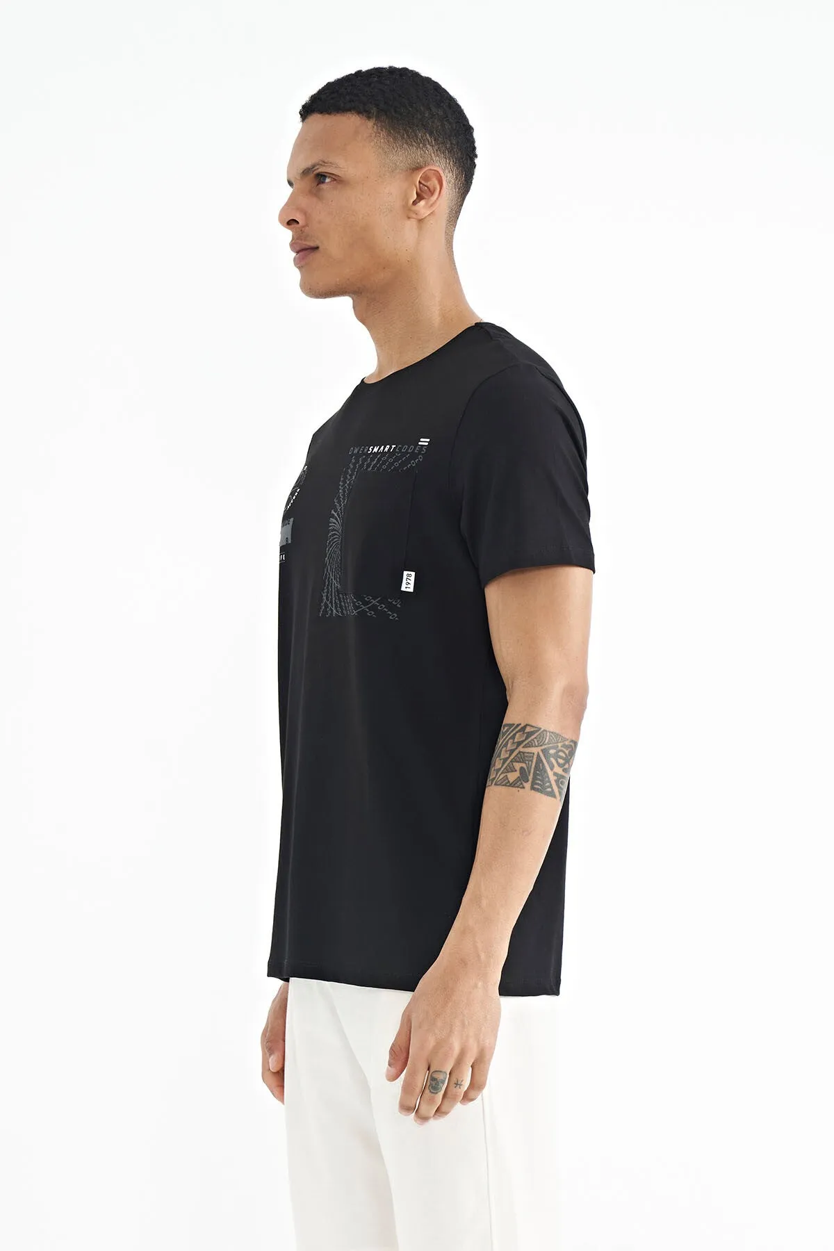 cep detayli baskili o yaka erkek t-shirt - 88184