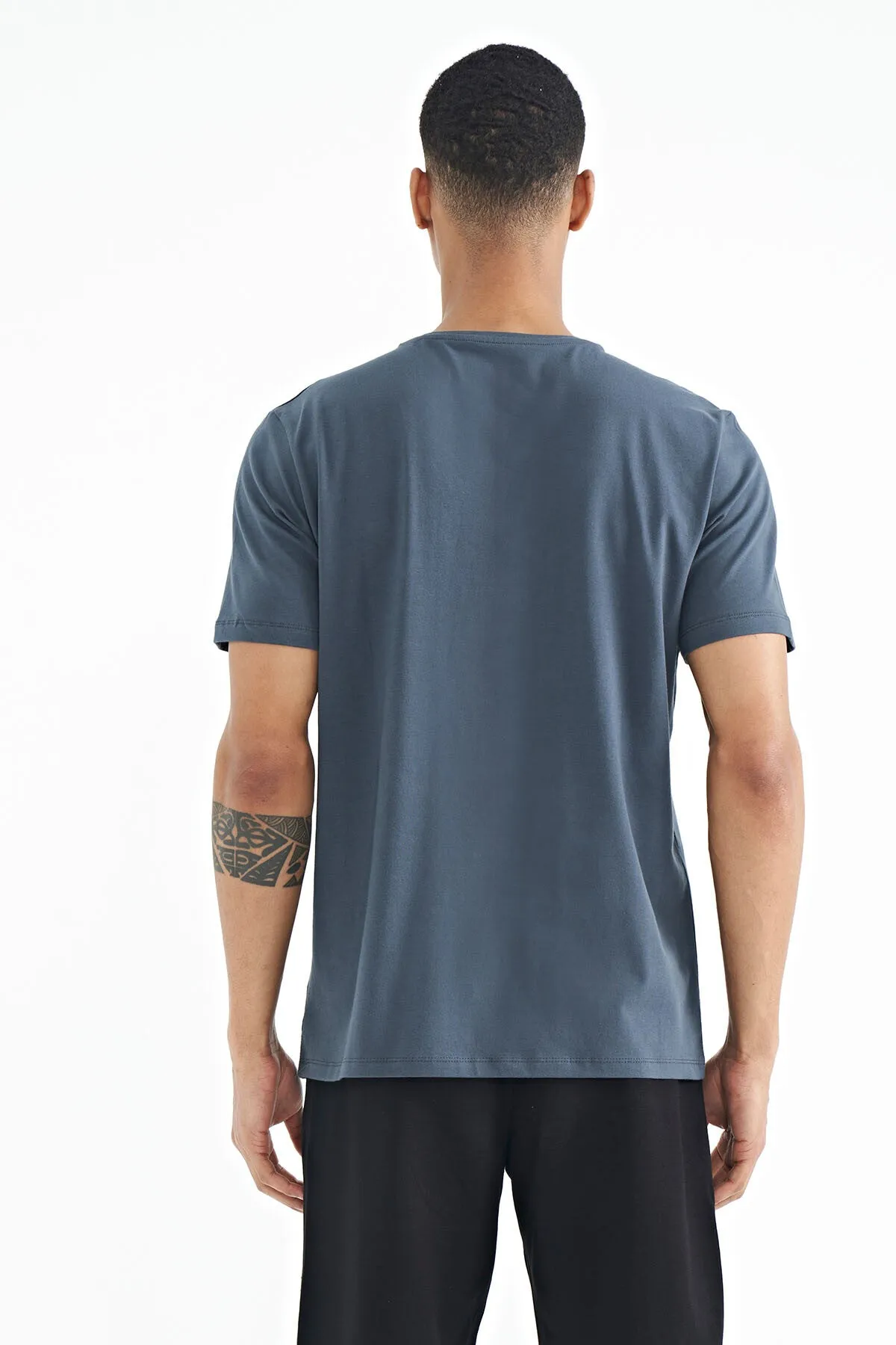 cep detayli baskili o yaka erkek t-shirt - 88184