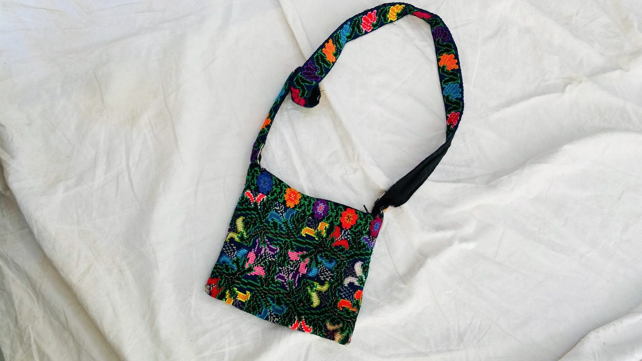 Oxchuc Embroidered Shoulder Bag.