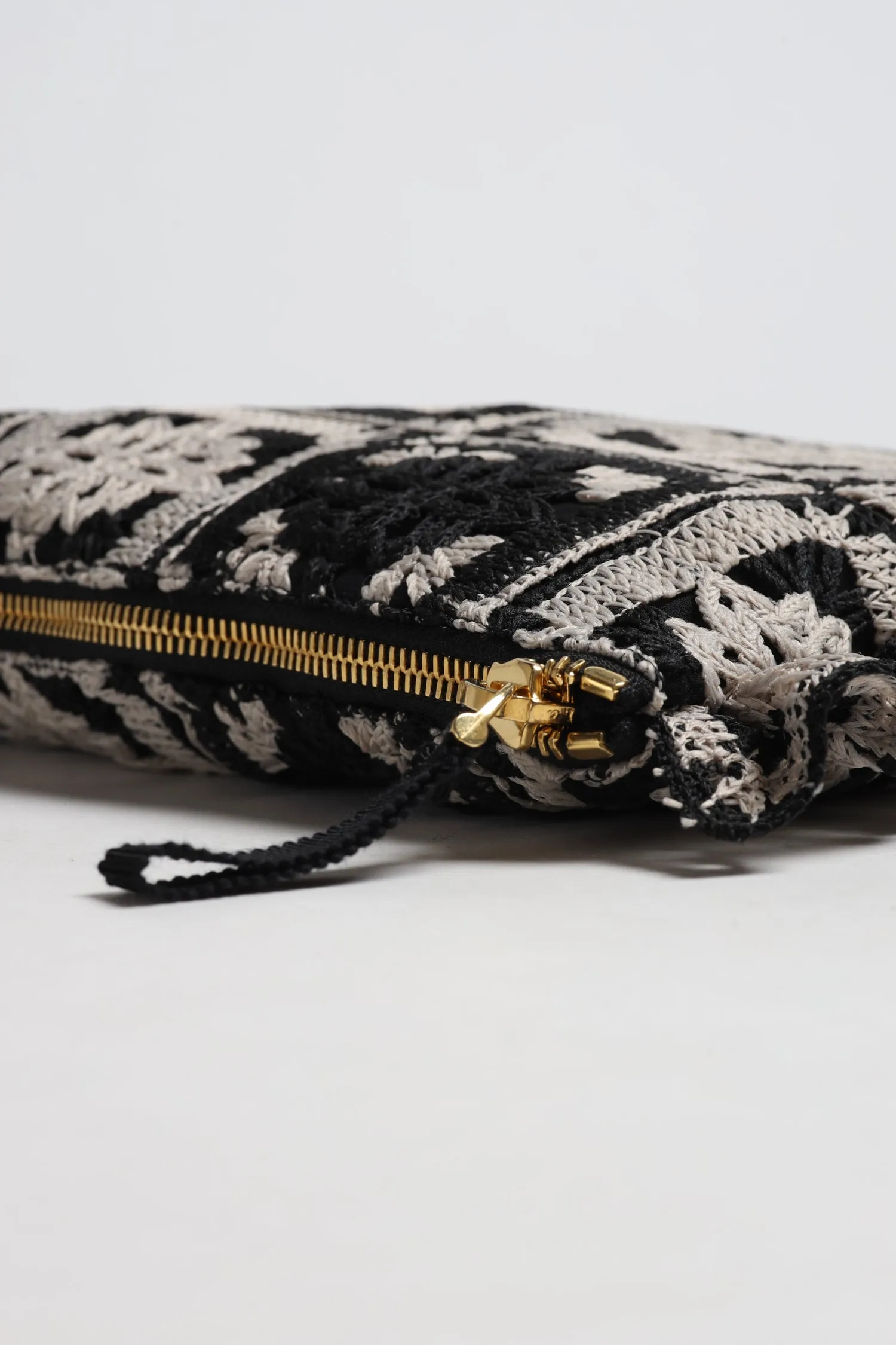 Pochette Macrame in Mini Tiles Black