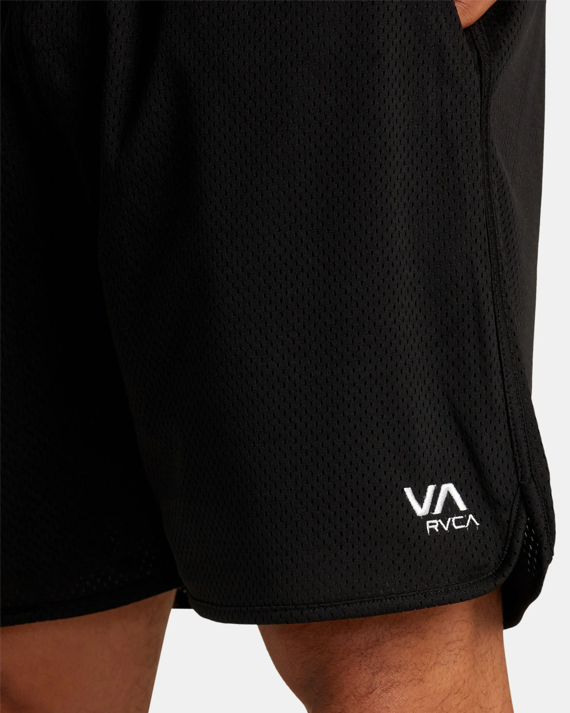 VA Essential 19" Shorts - Black