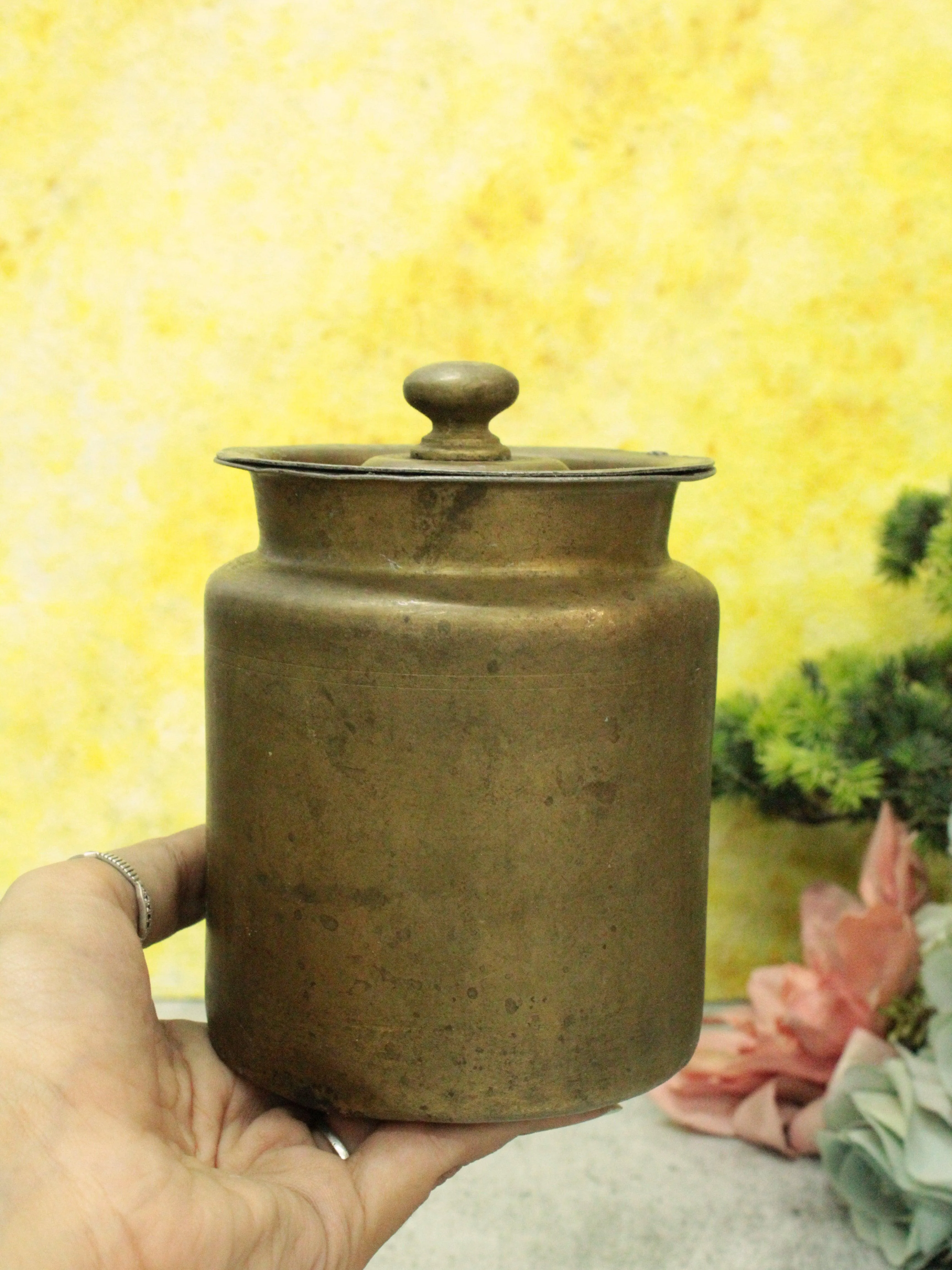 Vintage Brass Barni/Container: A Timeless Storage Treasure
